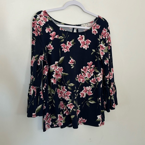 Nine Britton Peralta Bell Sleeve Top - Picture 1 of 5